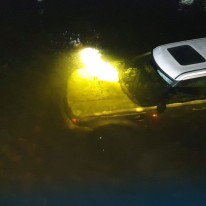 Berging auto te water Gooimeerdijk Almere