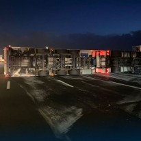 Berging gekantelde vrachtwagen A2 Abcoude