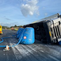Berging gekantelde vrachtwagen A2 Abcoude