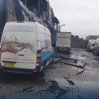 Berging voertuigen bij afgebrand gebouw De Hunze Dronten
