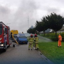 Berging voertuigen bij afgebrand gebouw De Hunze Dronten