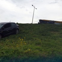 Auto van de weg gereden - Energieweg Amersfoort