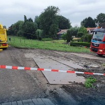 Vrachtwagen uit modder lostrekken Kostverlorenweg Amstelveen