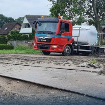 Vrachtwagen uit modder losgetrokken Kostverlorenweg Amstelveen