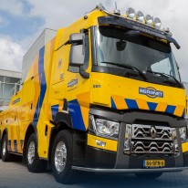 Aflevering Renault Trucks zwaar bergingsvoertuig