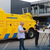 Aflevering Renault Trucks zwaar bergingsvoertuig