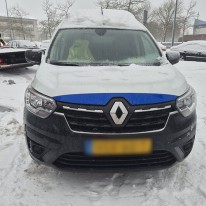 Auto lostrekken uit de sneeuw