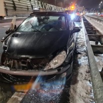 Auto lostrekken uit de sneeuw