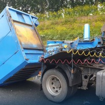 Berging gekantelde vrachtwagen A27 Eemnes