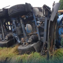 Berging gekantelde vrachtwagen A27 Eemnes