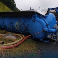 Berging gekantelde vrachtwagen A27 Eemnes
