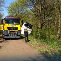 Bergingswerkzaamheden Zweedse touringcar Amsterdam