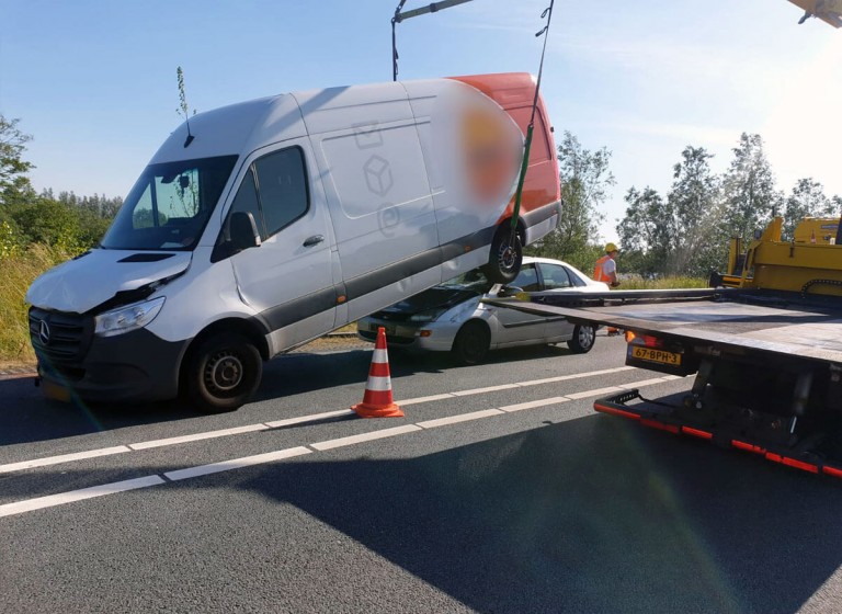 Berging na kop-staartaanrijding op N201 bij Vinkeveen