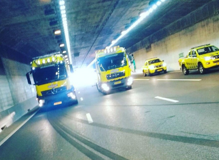 Hoge boete voor negeren rood kruis snelweg