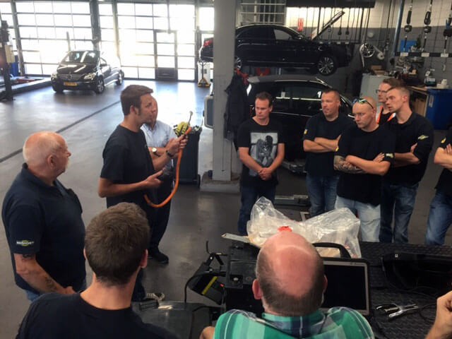 Workshop voertuigkennis Mercedes-Benz dealer Stern Auto Workshop voertuigkennis Mercedes-Benz dealer Stern Auto