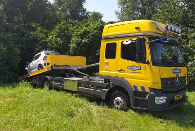 Automobilist mist bocht bij oprit A6 Almere Buiten Automobilist mist bocht bij oprit A6 Almere Buiten